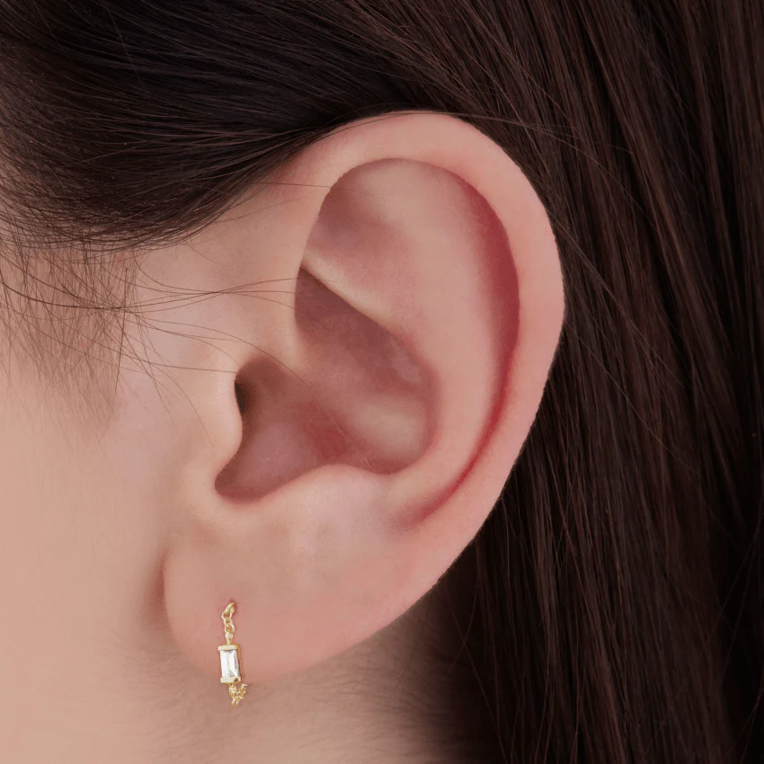 Baguette Diamond Chain Wrap Stud Earring - Image 9