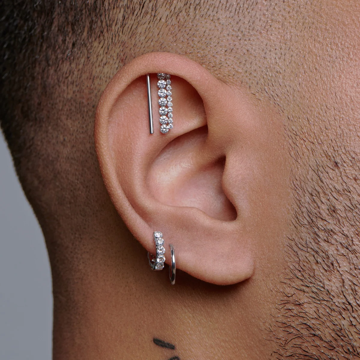 Invisible Set Diamond Apsara Bar Threaded Stud Earring - Image 10