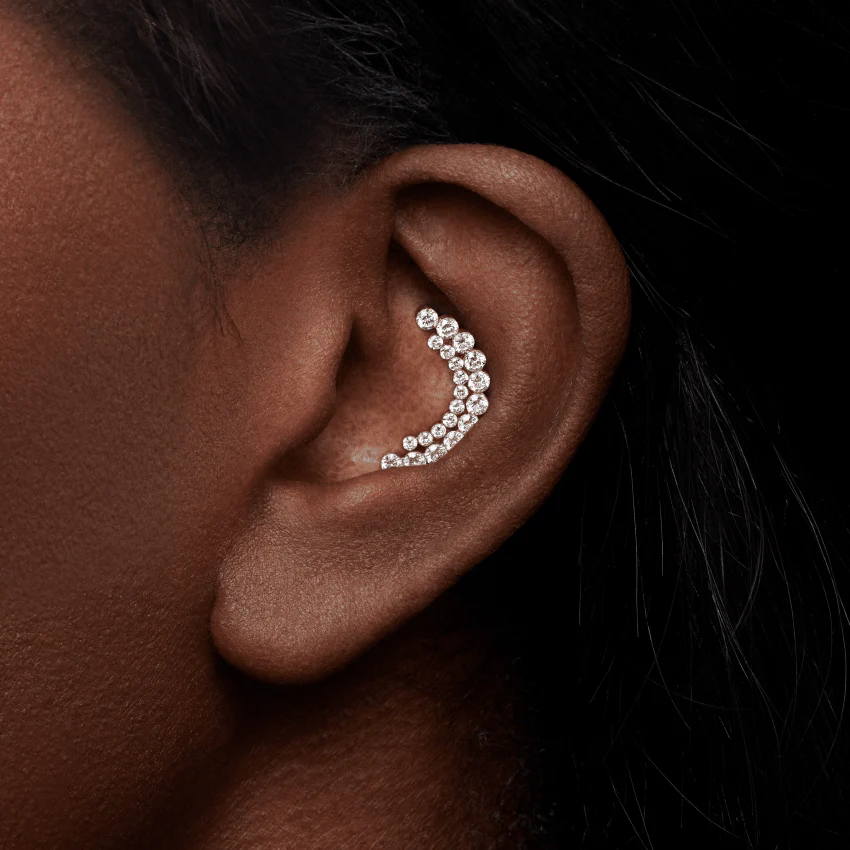 Invisible Set Diamond Apsara Curve Threaded Stud Earring - Image 8