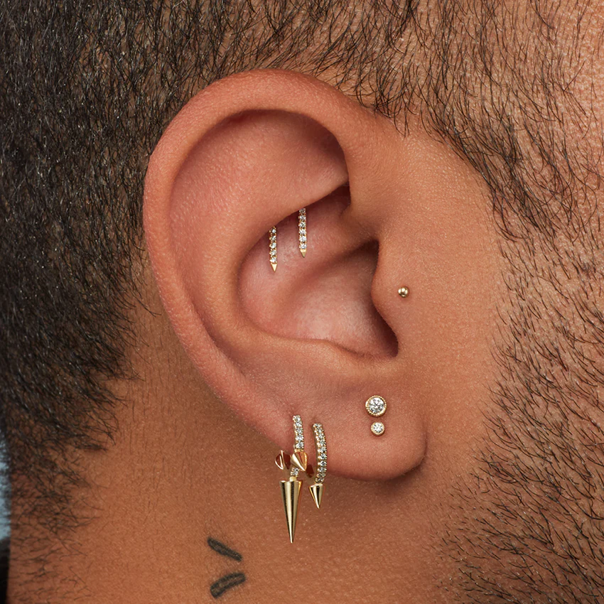 Scalloped Set Diamond Threaded Stud Earring - Image 10